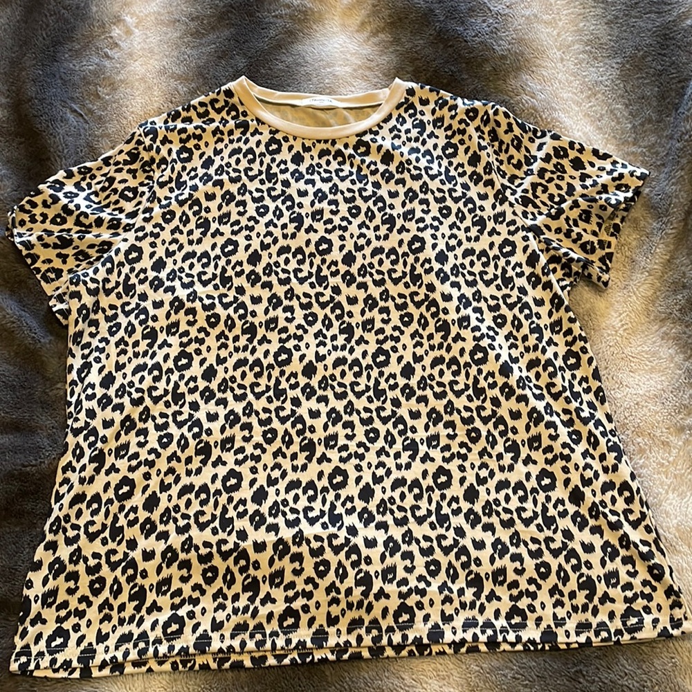Leopard tshirt, size 2X but fits like an XL
